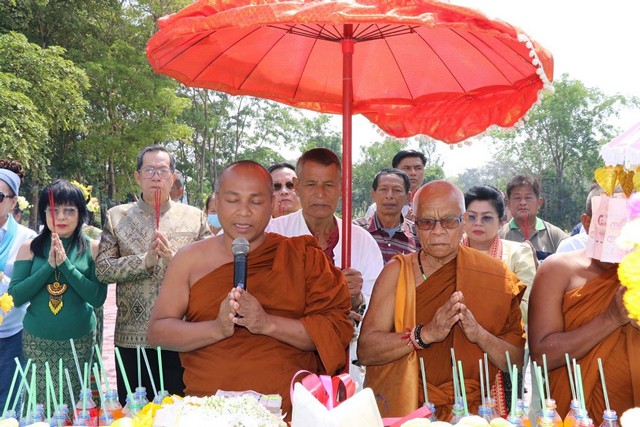 บุรีรัมย์ – วัดพุทธบูชาป่าโคกปราสาทจัดพิธีทอดผ้าป่าสามัคคี เพื่อสมทบสร้างพระอุโบสถพร้อมมอบโลงศพแก่ผู้ยากไร้