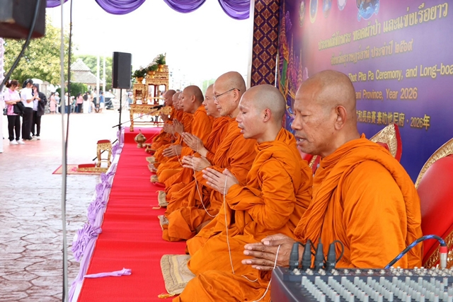 สุราษฎร์ธานี-พิธีทางศาสนา ในงานประเพณีชักพระ – ทอดผ้าป่า และแข่งเรือยาว ประจำปี 2569